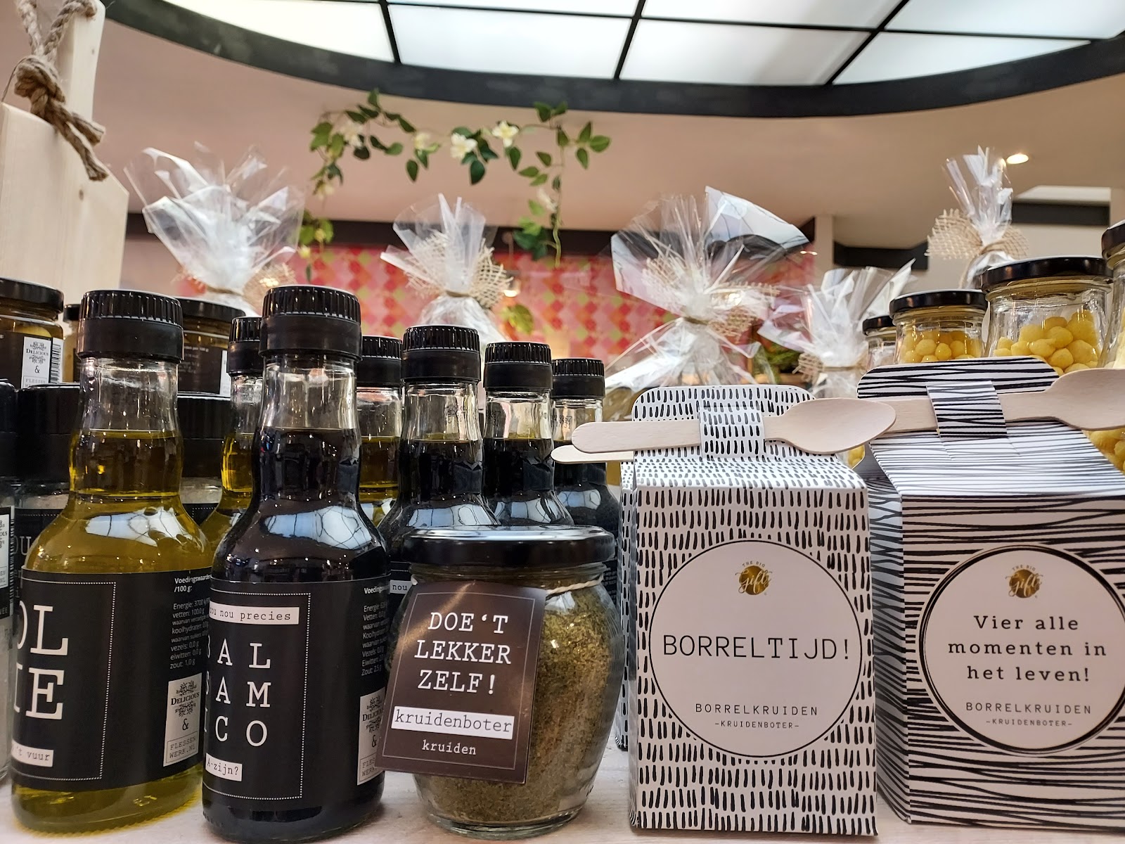 Ambachtelijke olijfolie, balsamico en borrelkruiden