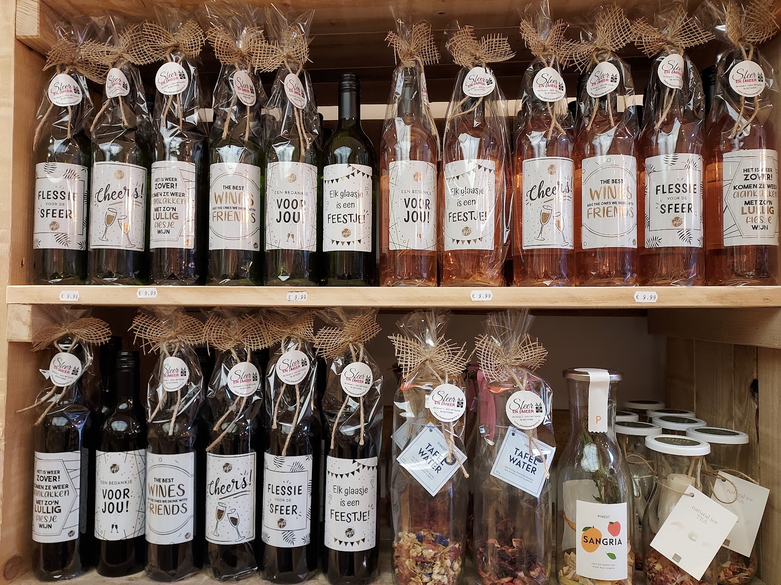 Cadeauwijnen met humoristische teksten en Pineut DIY drankjes